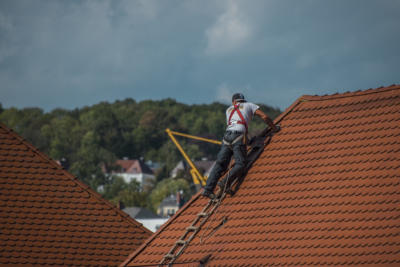Lire la suite à propos de l’article Rénovation de toiture : Guide complet pour un projet réussi